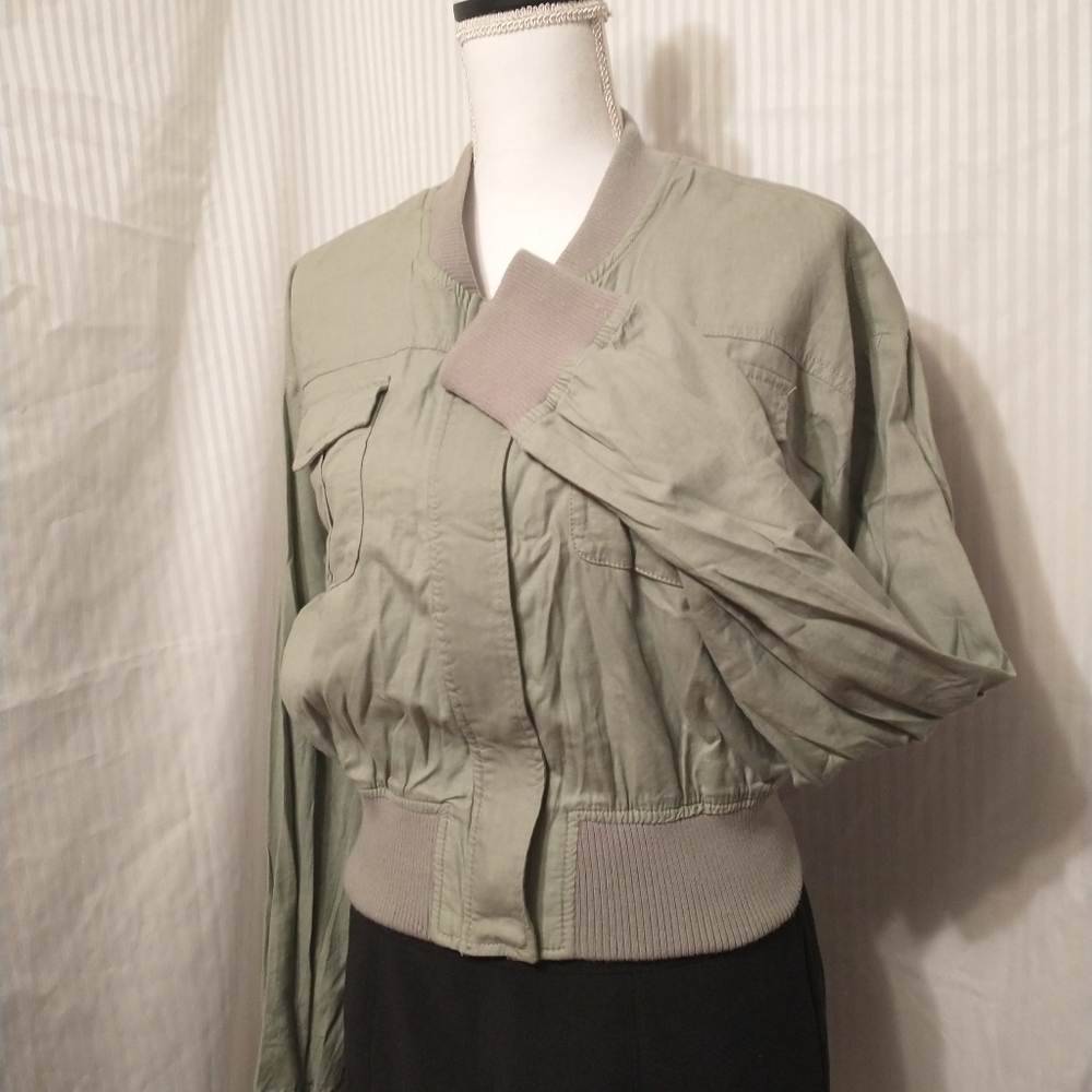 New Cropped Jacket Size L Ashley by 26 Internation